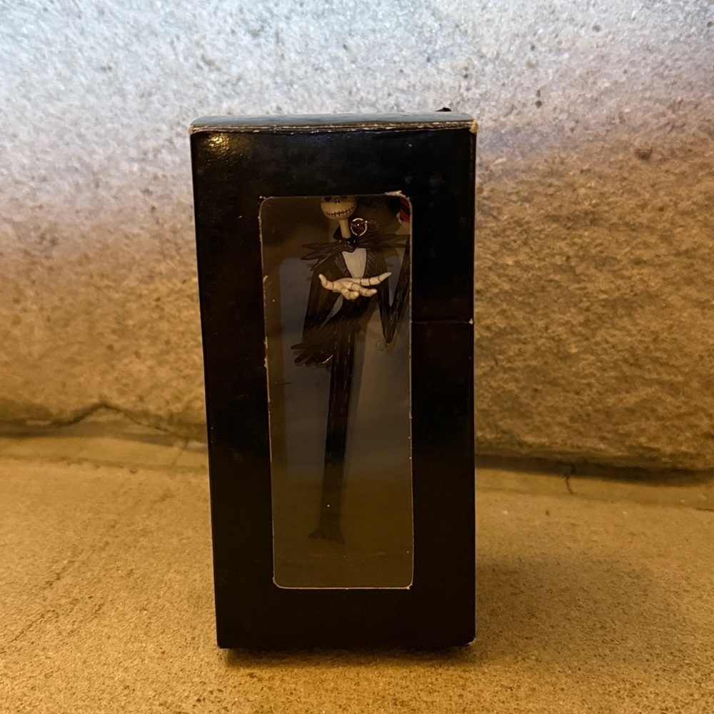 The Nightmare Before Christmas Ornament Jack Skellington w Present in Coat Tails - Picture 3 of 4